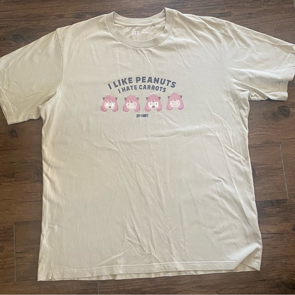 Graphic Tee - Cream Uniqlo size XL